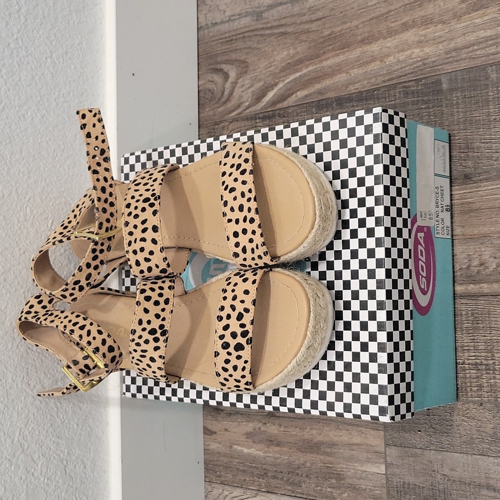Soda leapord Wedge sandals
